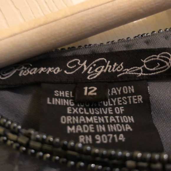 Elegant dress and shoes. - Picture 2 of 5